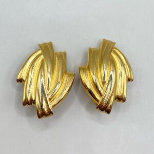 Vintage Paolo Gucci Gold Tone Ornate Clip Earrings